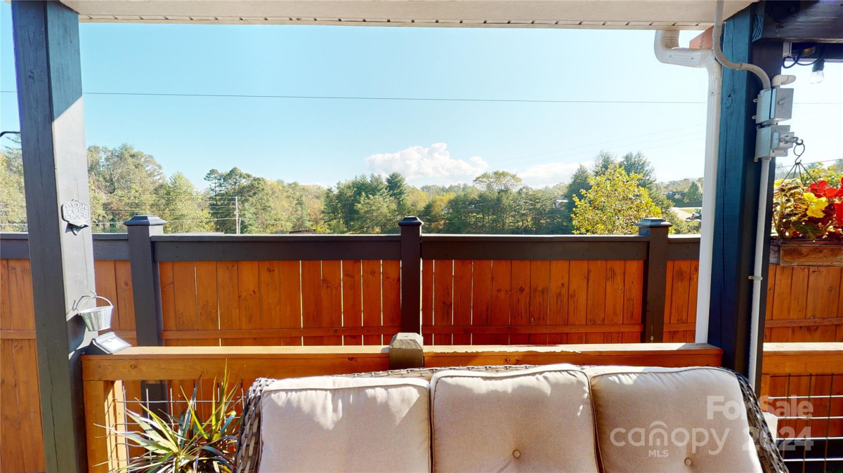 7 Sage Crest Loop Weaverville, NC 28787