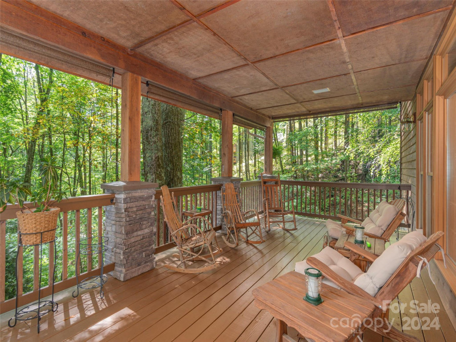 214 Streamside Dr Waynesville, NC 28785