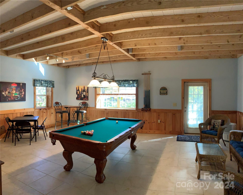 11 Lower Tanglewood Rd Lake Toxaway, NC 28747