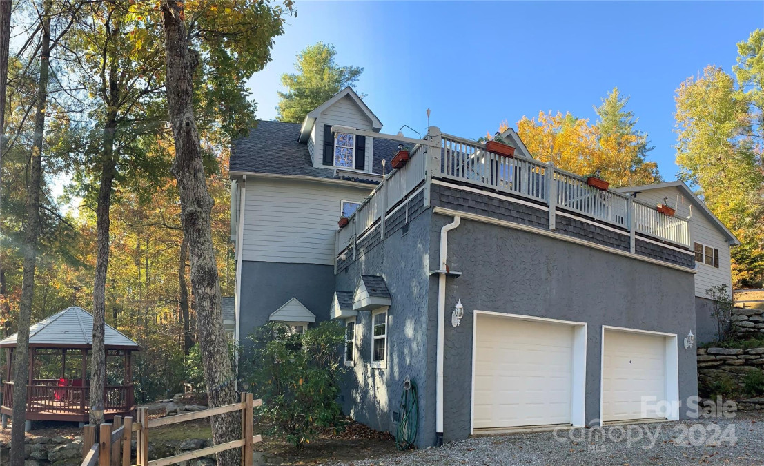 11 Lower Tanglewood Rd Lake Toxaway, NC 28747