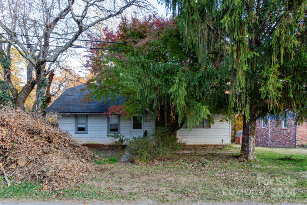 218 Northeast Ave Swannanoa, NC 28778