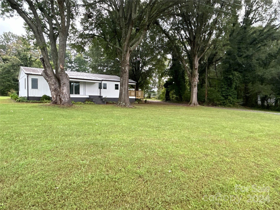 86 Adams Ln Hiddenite, NC 28636