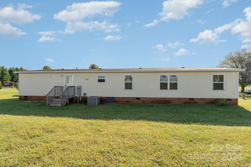 408 Silk And Tassel Row Cleveland, NC 27013