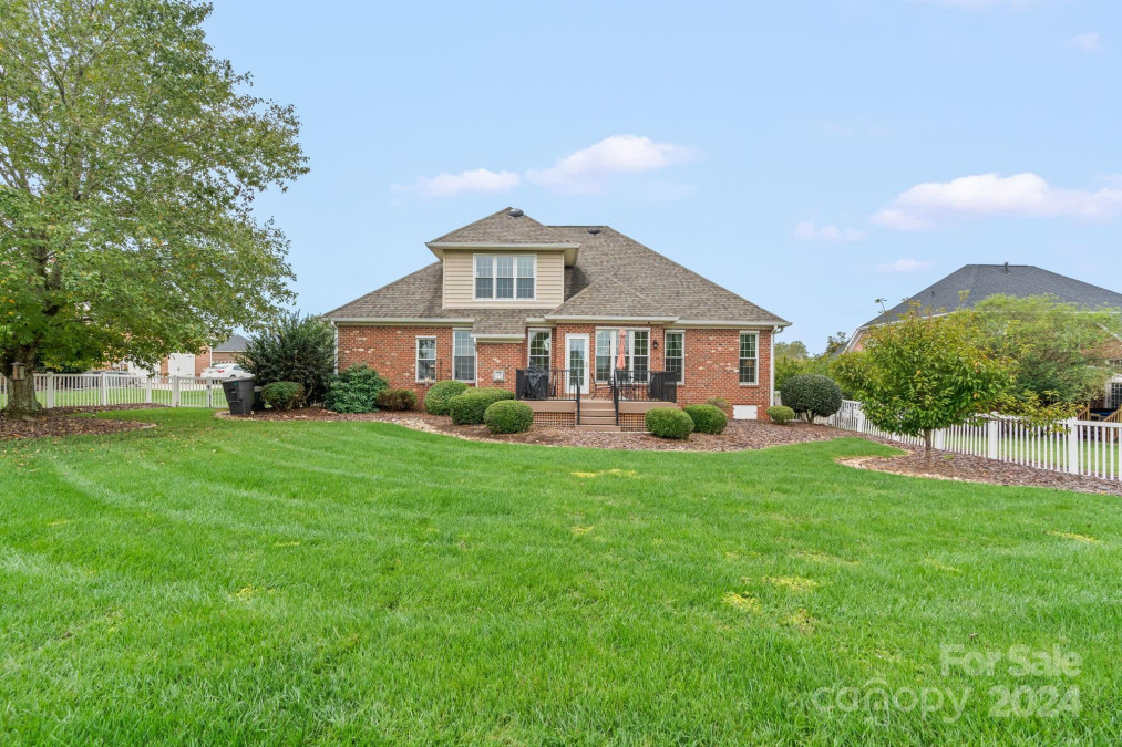 133 Fox Den Cir Statesville, NC 28677