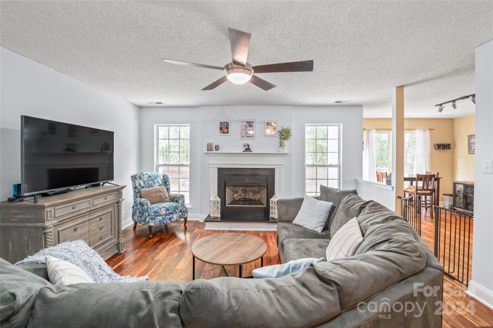 2414 Coatsdale Ln Matthews, NC 28104