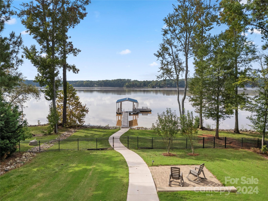 10273 Lakeshore Dr Lancaster, SC 29720