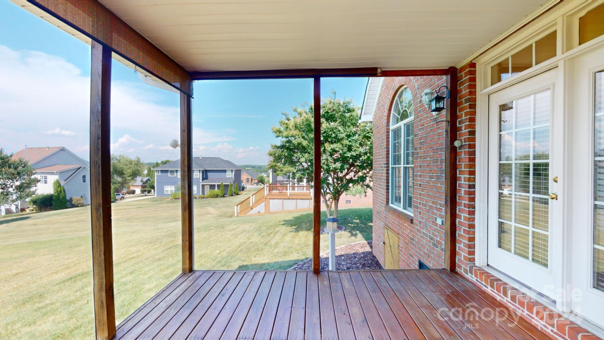 187 Fox Den Cir Statesville, NC 28677