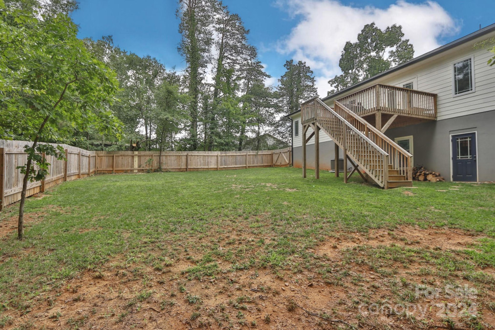 307 Cleary Ln Yadkinville, NC 27055