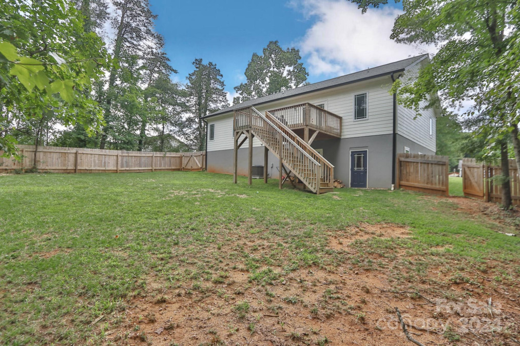 307 Cleary Ln Yadkinville, NC 27055