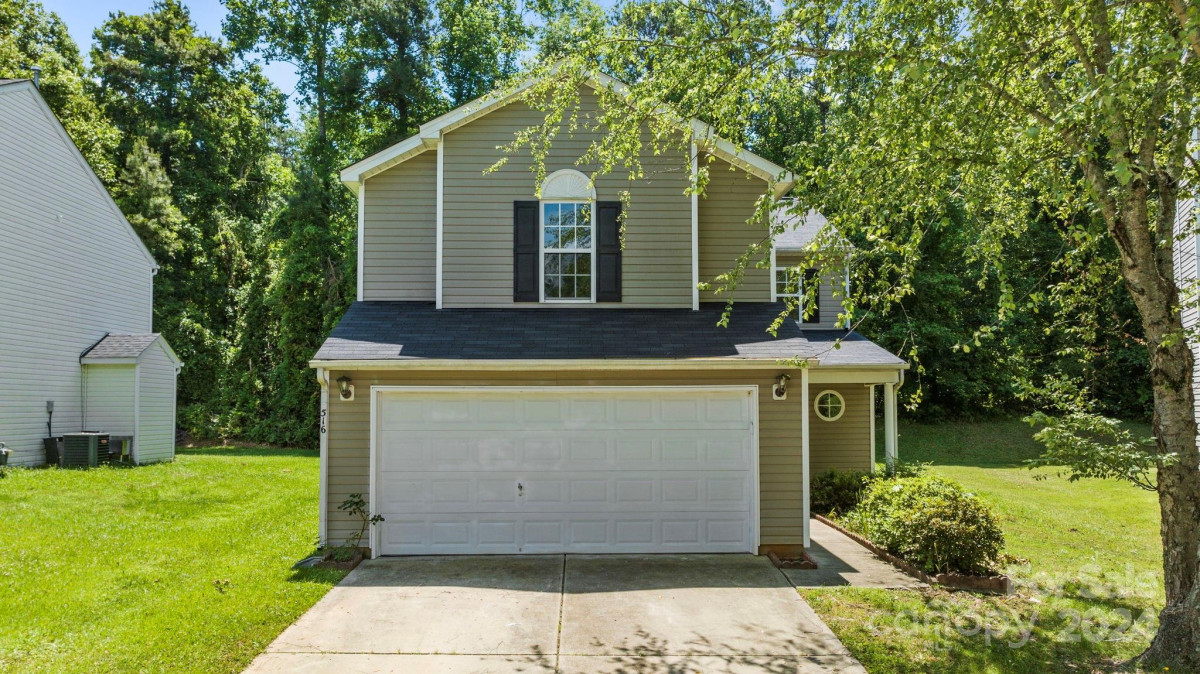 516 Moss Stream Ln Charlotte, NC 28214