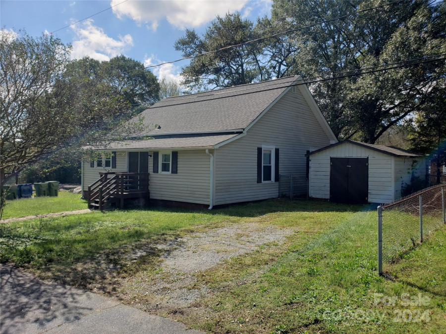 142 Alsace St Mount Holly, NC 28120