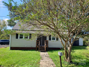 142 Alsace St Mount Holly, NC 28120