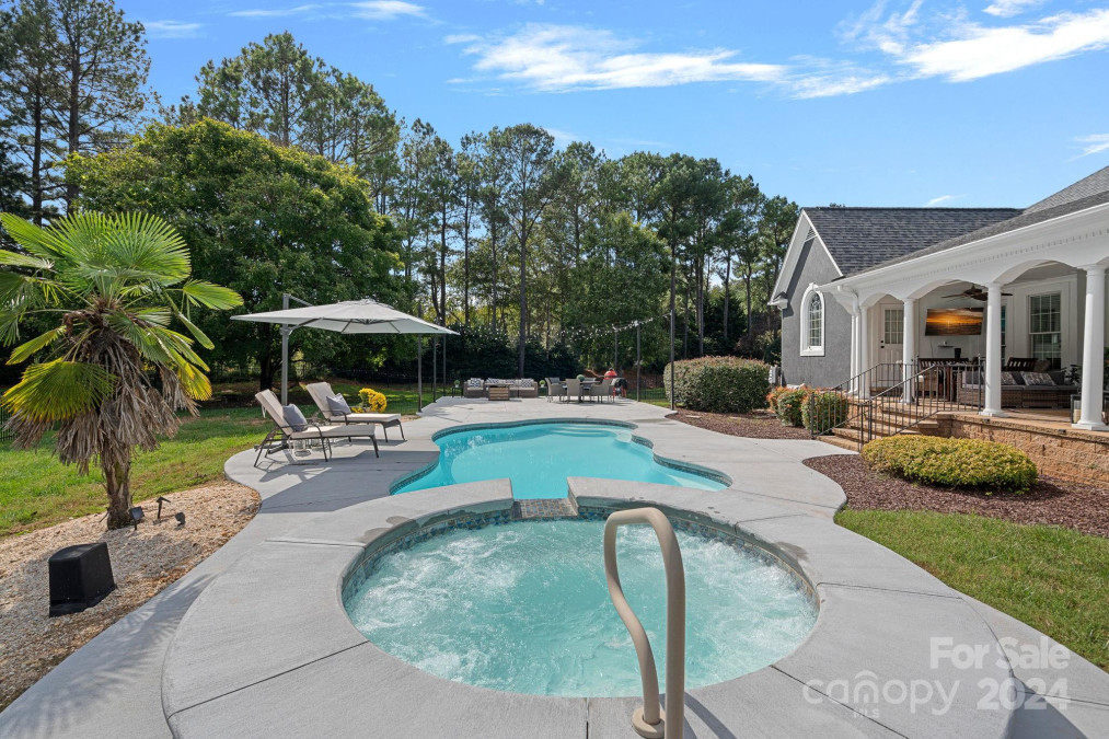 18806 Boundary Oaks Ct Davidson, NC 28036