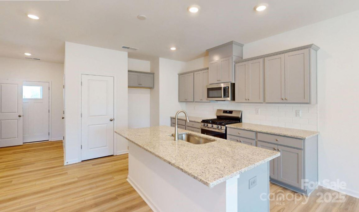 4057 Lawnview Dr Charlotte, NC 28269