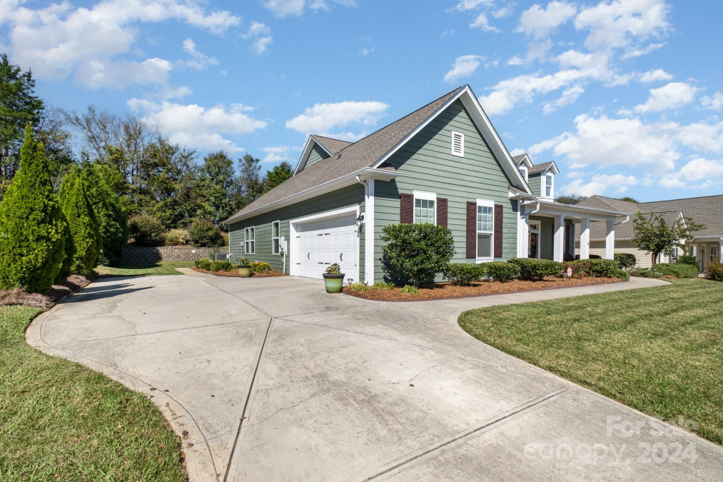 10656 Sweethaven Ln Harrisburg, NC 28075