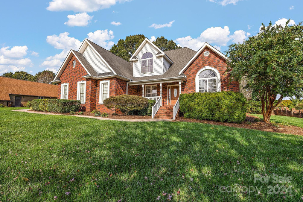 2488 Birdie Ln Conover, NC 28613