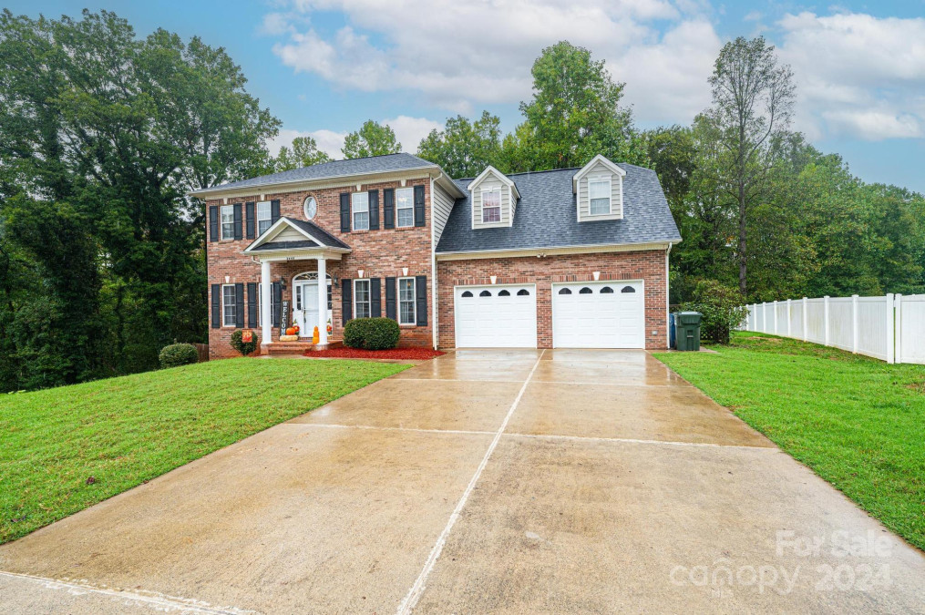 2640 Ironwood Dr Hickory, NC 28602