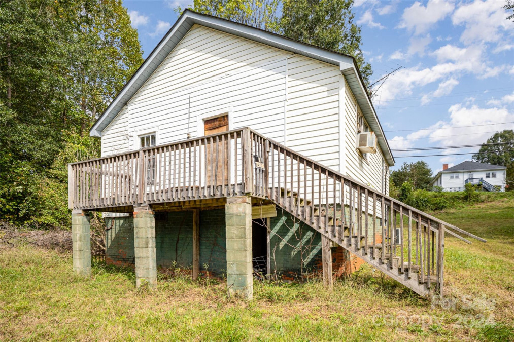 701 D St Newton, NC 28658