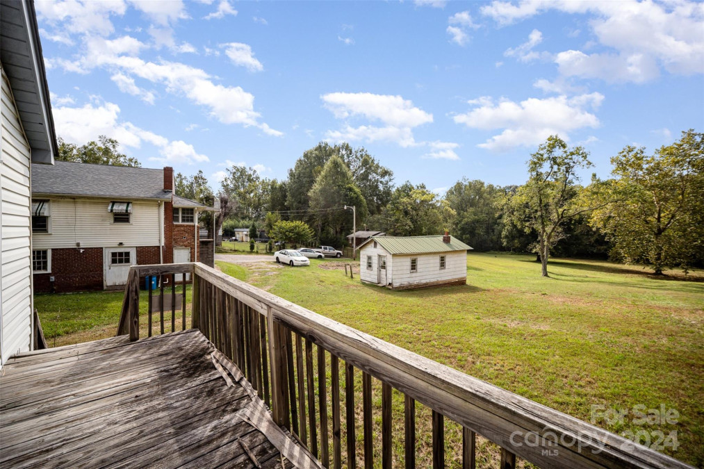 701 D St Newton, NC 28658