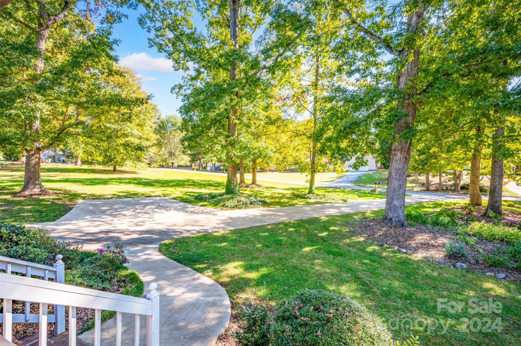 129 English Oaks Ln Statesville, NC 28677