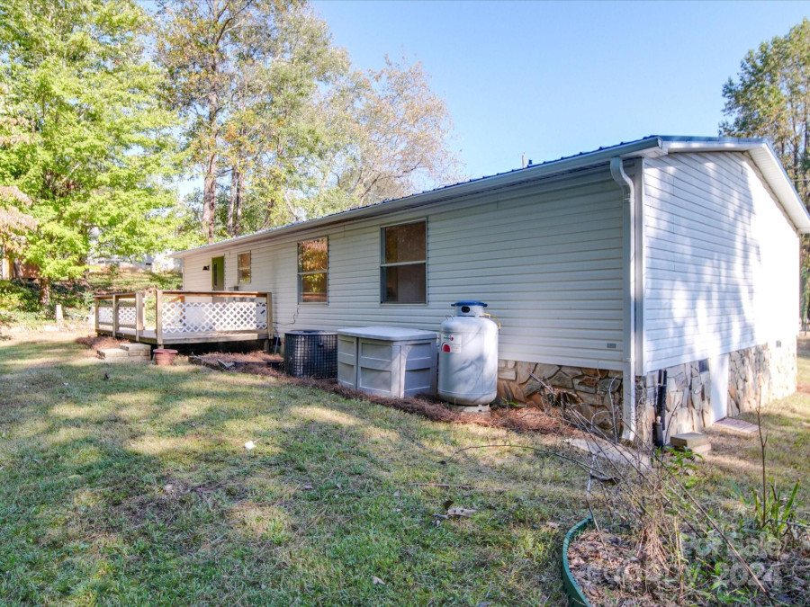 2691 Rocky Knob Rd Connelly Springs, NC 28612