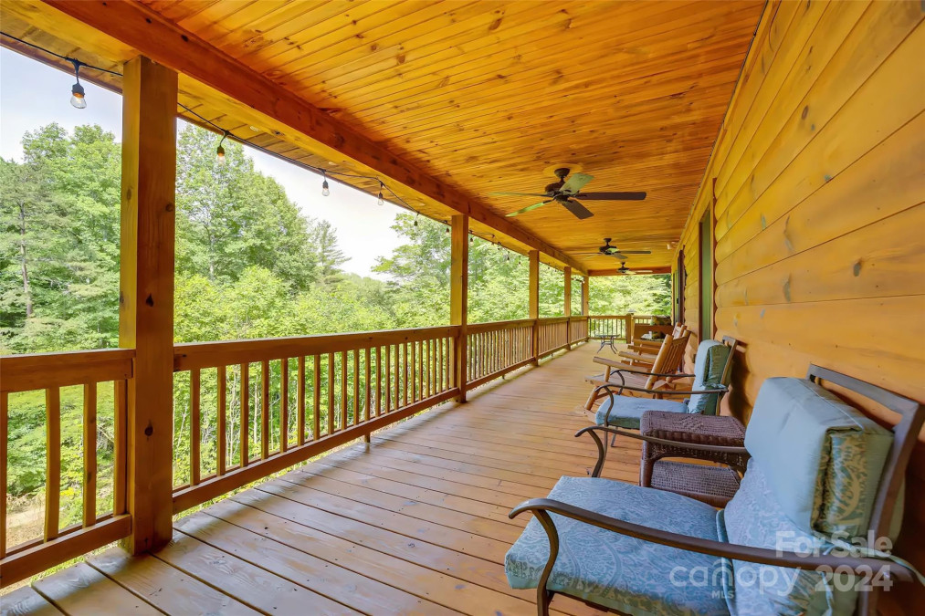 427 Stone Pile Gap Rd Bryson City, NC 28713