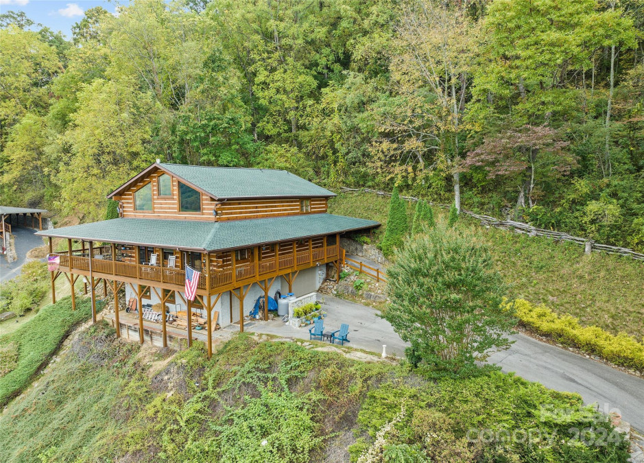 427 Cub Trl Maggie Valley, NC 28751