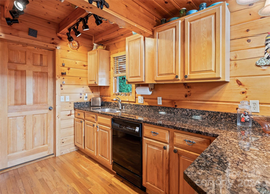 427 Cub Trl Maggie Valley, NC 28751