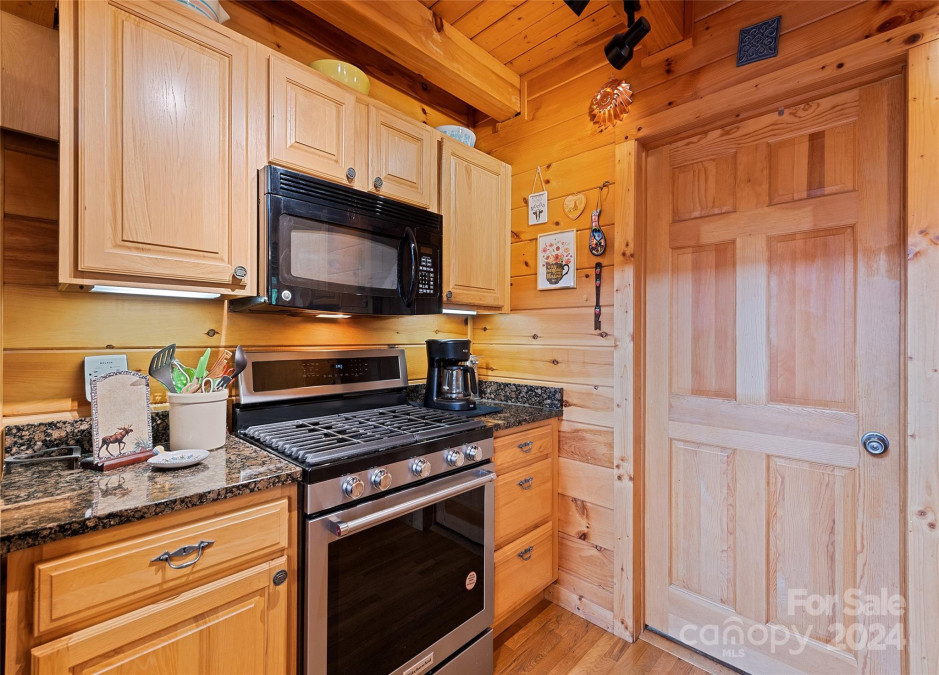 427 Cub Trl Maggie Valley, NC 28751