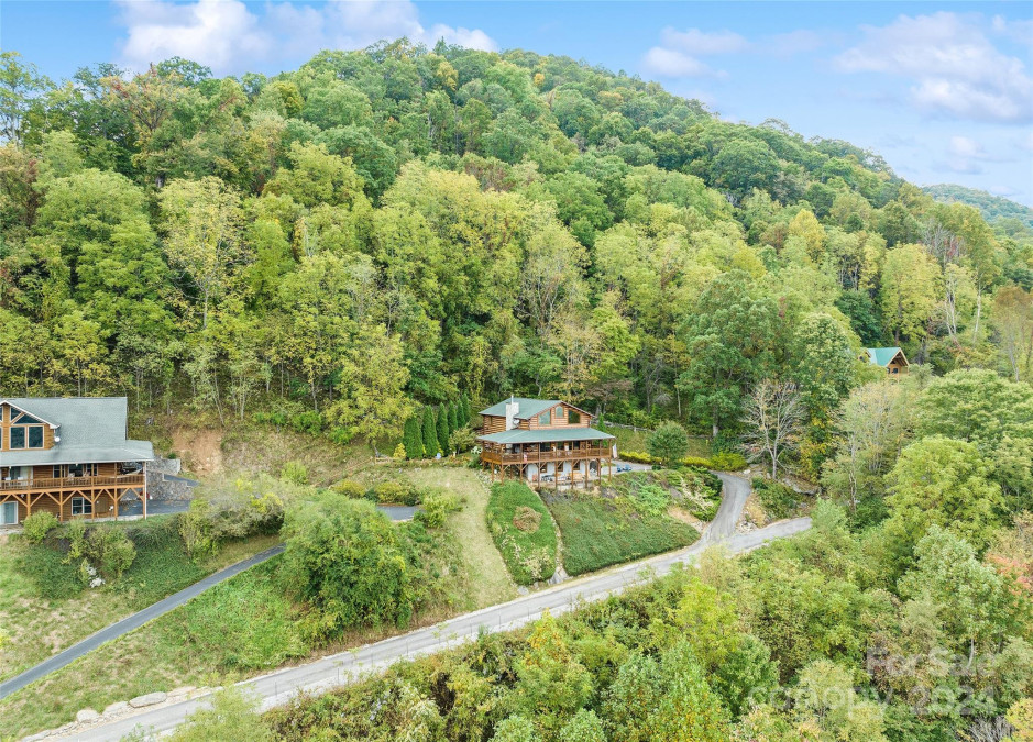 427 Cub Trl Maggie Valley, NC 28751