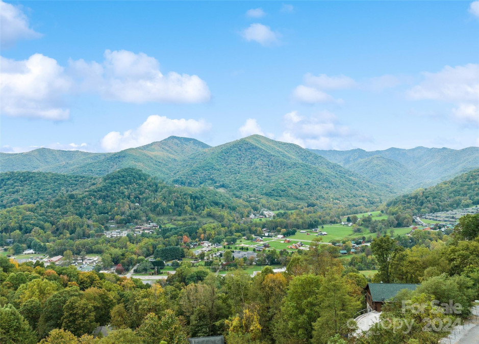 427 Cub Trl Maggie Valley, NC 28751