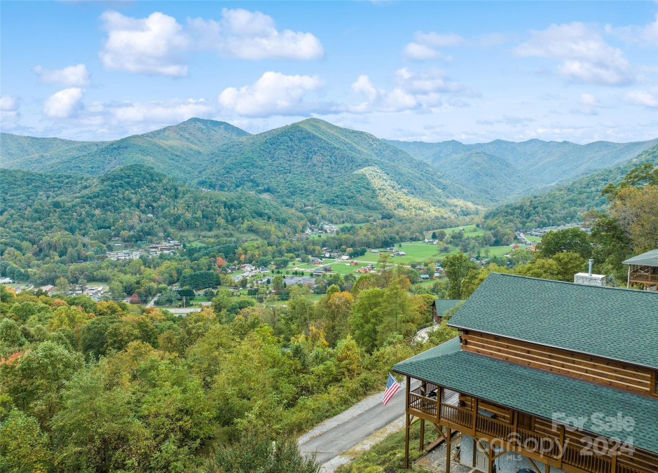 427 Cub Trl Maggie Valley, NC 28751