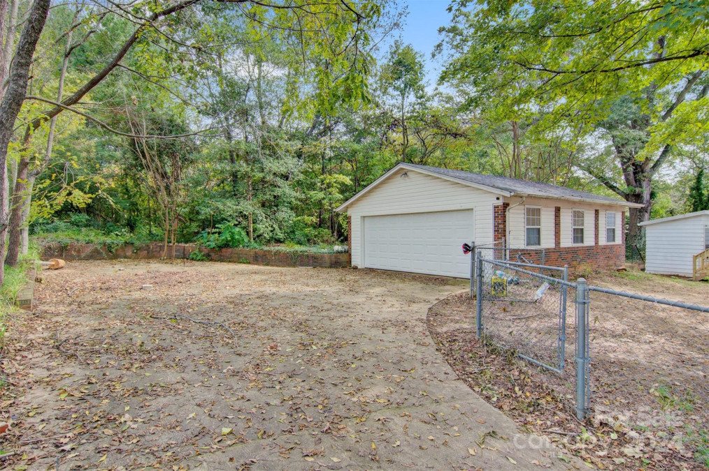 94 Main St Granite Falls, NC 28630