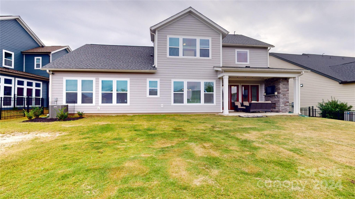 2402 Paddlers Cove Dr Clover, SC 29710