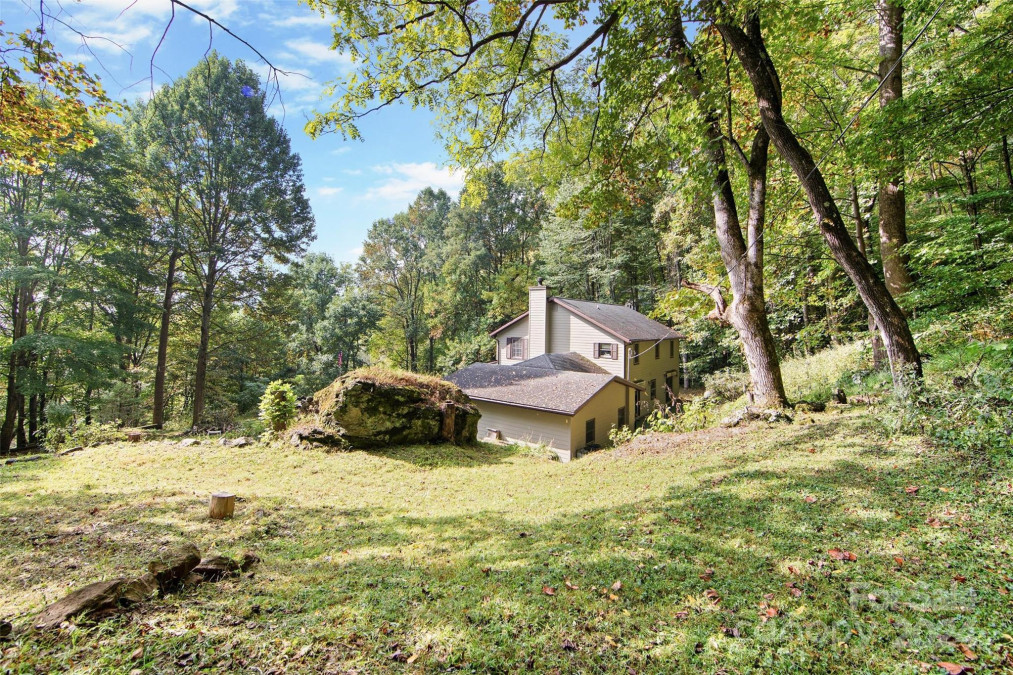 150 Sorghum Dr Waynesville, NC 28785