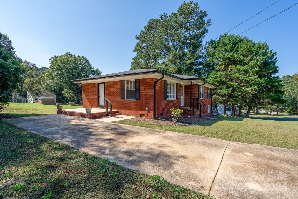 219 Summit St Norwood, NC 28128