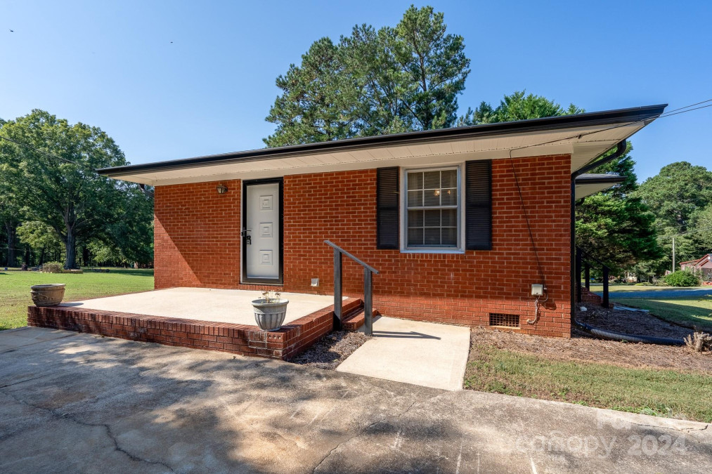 219 Summit St Norwood, NC 28128