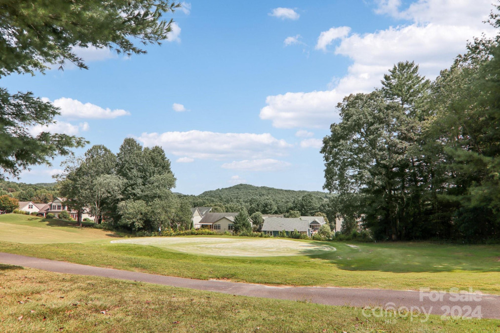 3503 Mountain Top Way Hendersonville, NC 28739