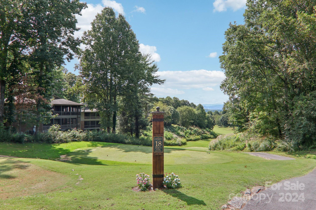 3503 Mountain Top Way Hendersonville, NC 28739