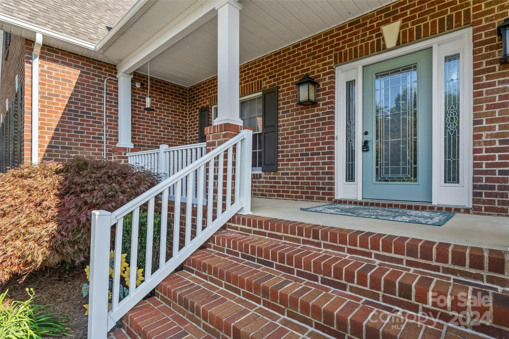 1356 Shadowfax Wynd None Hickory, NC 28602