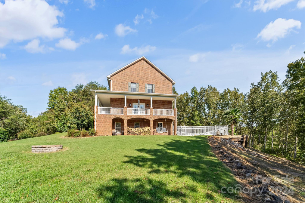 1356 Shadowfax Wynd None Hickory, NC 28602