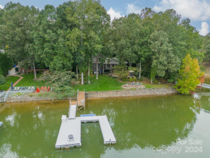 165 Woodstream Cir Mooresville, NC 28117