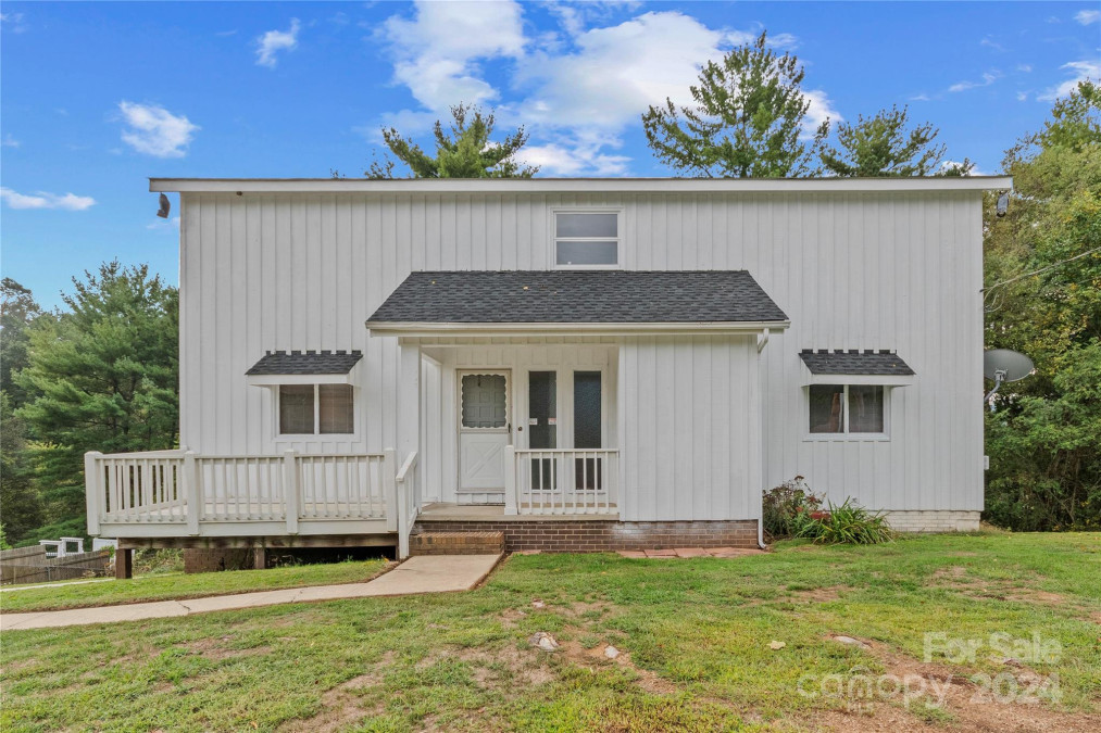 163 Forsythia Ln Clyde, NC 28721