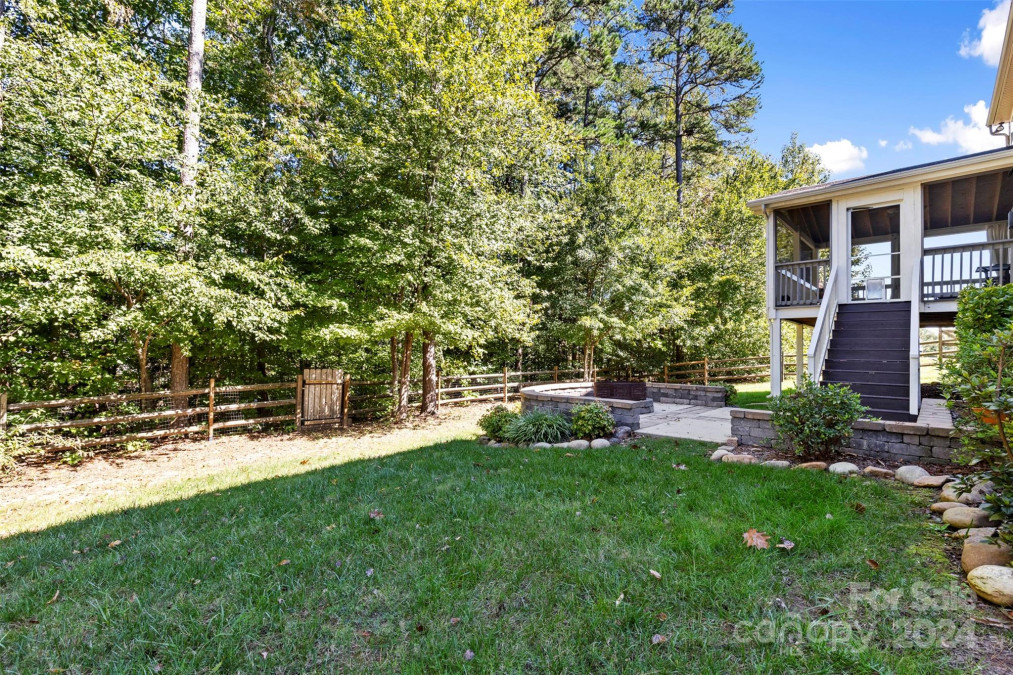 4075 Windflower Ln Denver, NC 28037