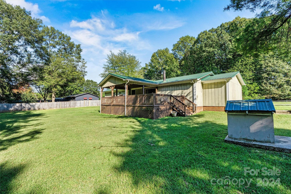 8161 Pine Lake Rd Denver, NC 28037