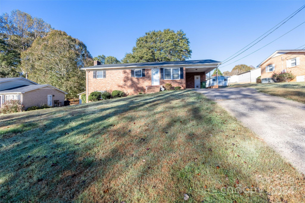 2629 Paula Dr Gastonia, NC 28054