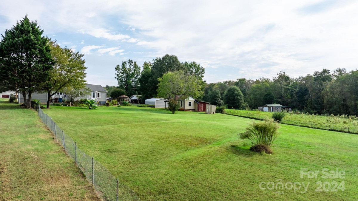 2825 21st Street Ln Hickory, NC 28601