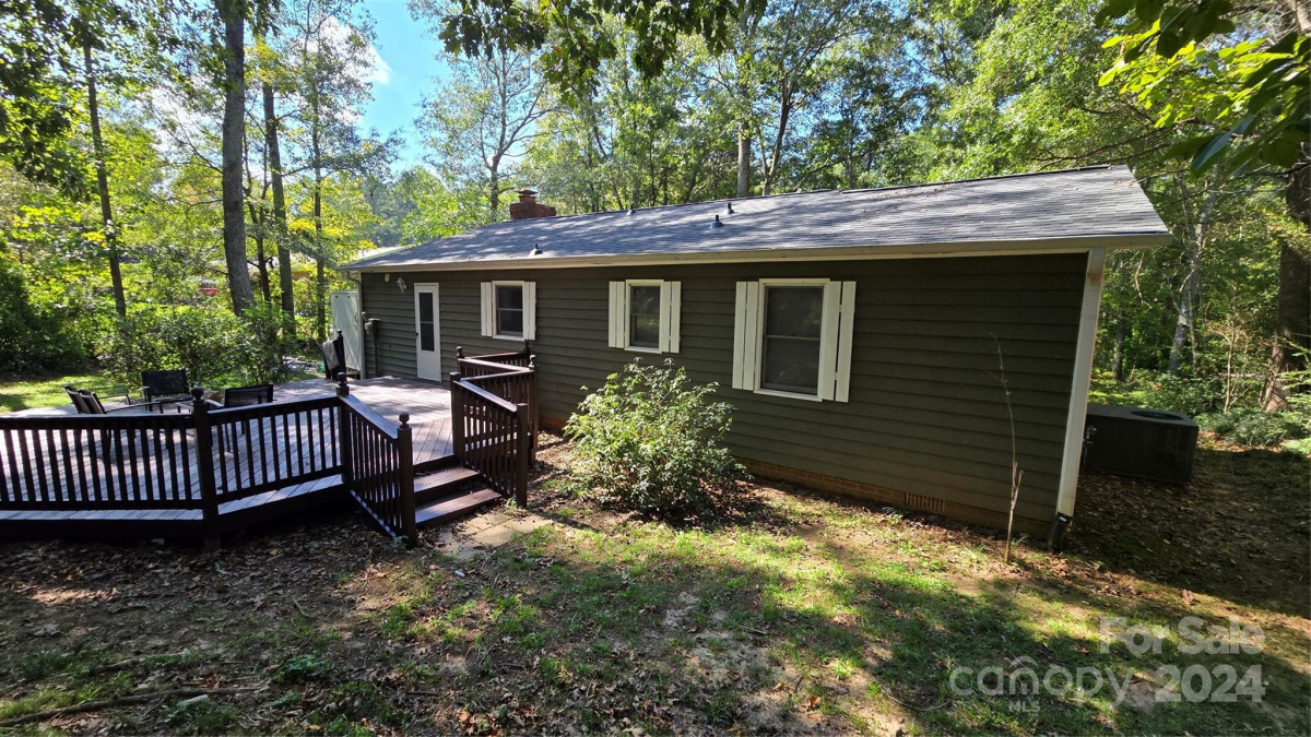 1074 Rainbow Cir Catawba, SC 29704