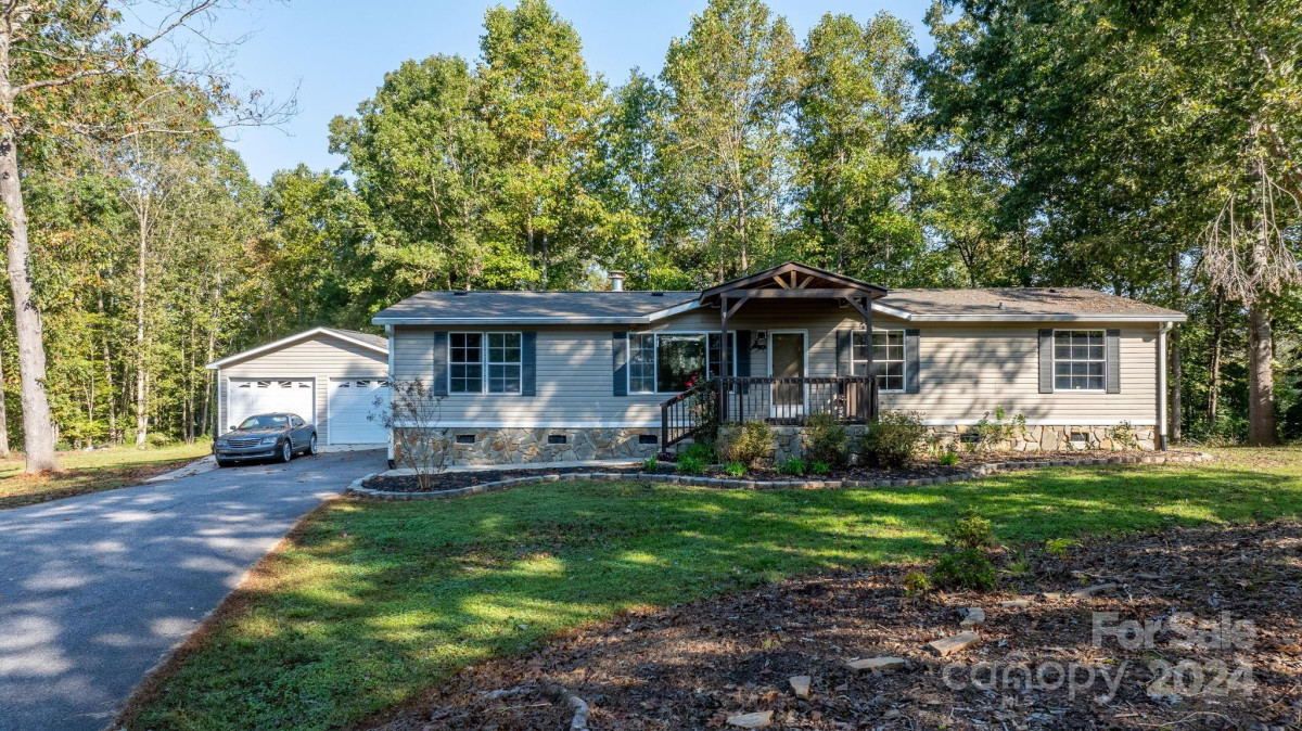 5450 Pembrooke Dr Granite Falls, NC 28630