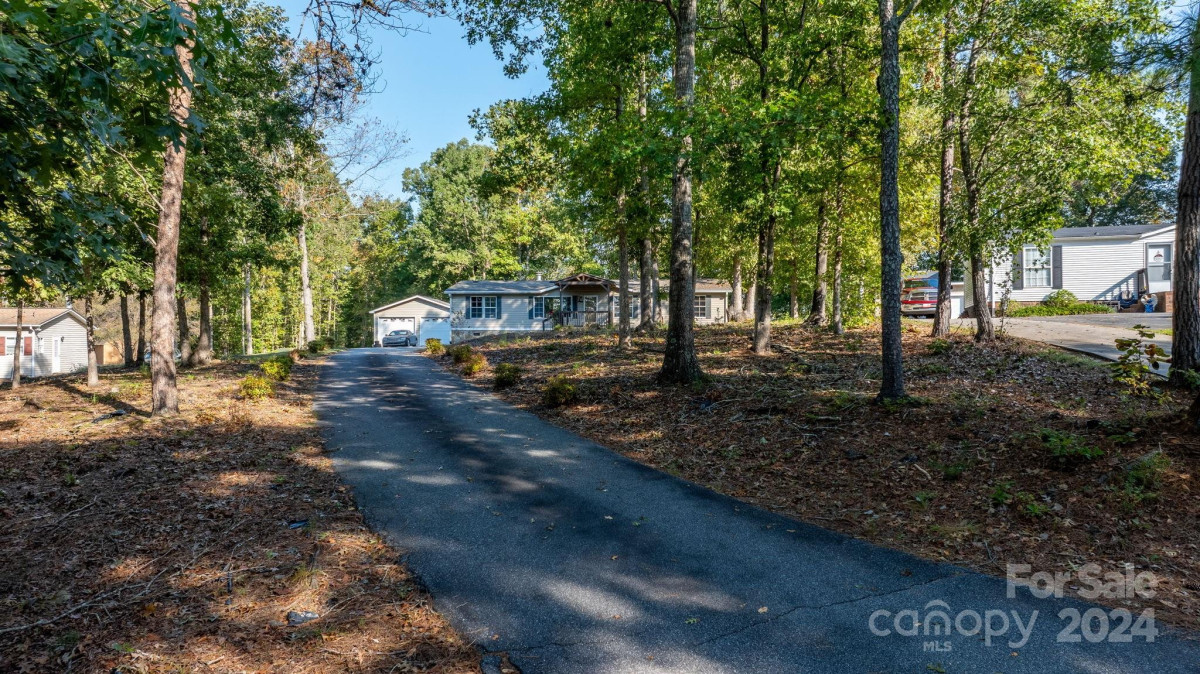 5450 Pembrooke Dr Granite Falls, NC 28630